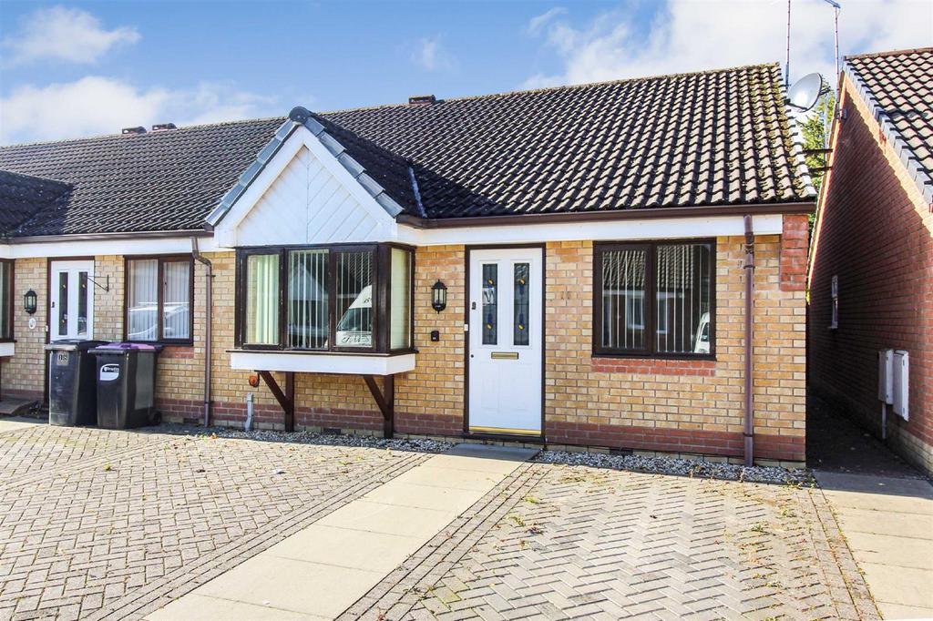 Charles Parry Close, Oswestry 2 bed semidetached bungalow for sale £195,000