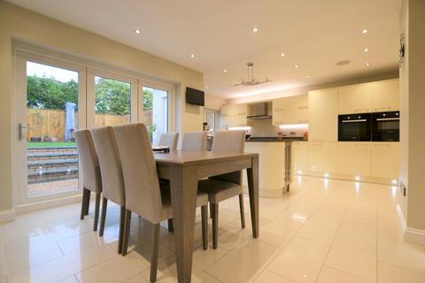 14 Chestnut Walk, Bristol, BS13 7RJ