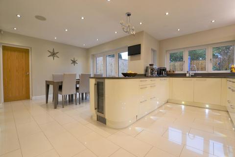 14 Chestnut Walk, Bristol, BS13 7RJ