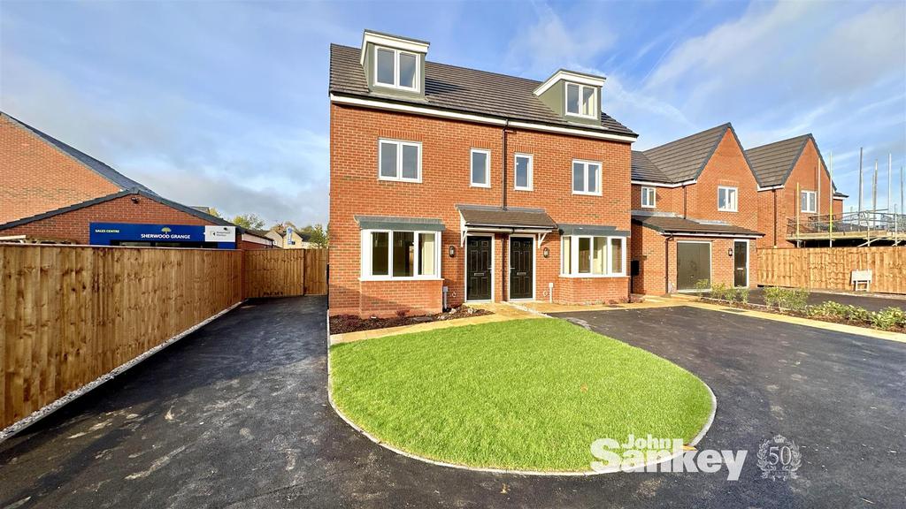 Eakring Road, Bilsthorpe, Newark 3 bed semidetached house £244,995