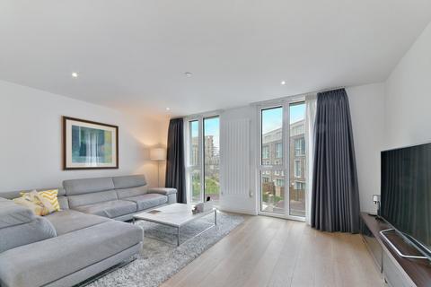 17 Admiralty Avenue, London, E16 2PL