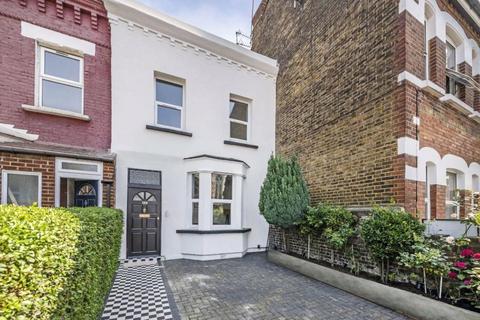 4 bedroom flat to rent, High Street NW10