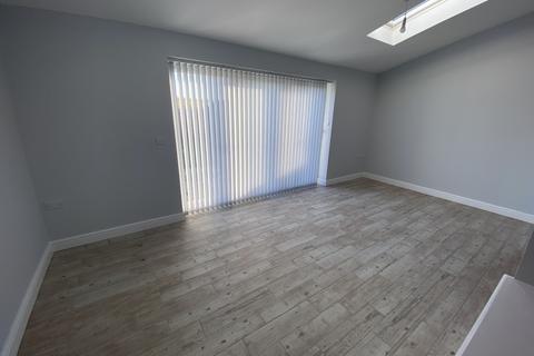 4 bedroom detached house to rent, Whiteplot Road, Methwold Hythe, Norfolk, IP26
