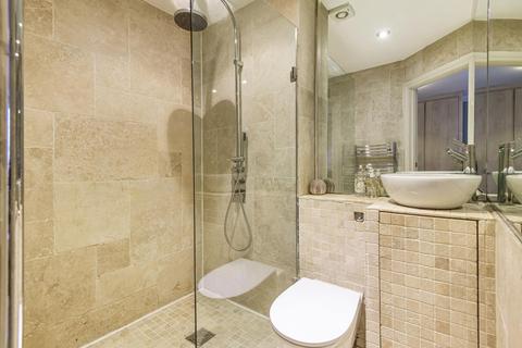 2 Aliwal Mews, London, SW11 1RA