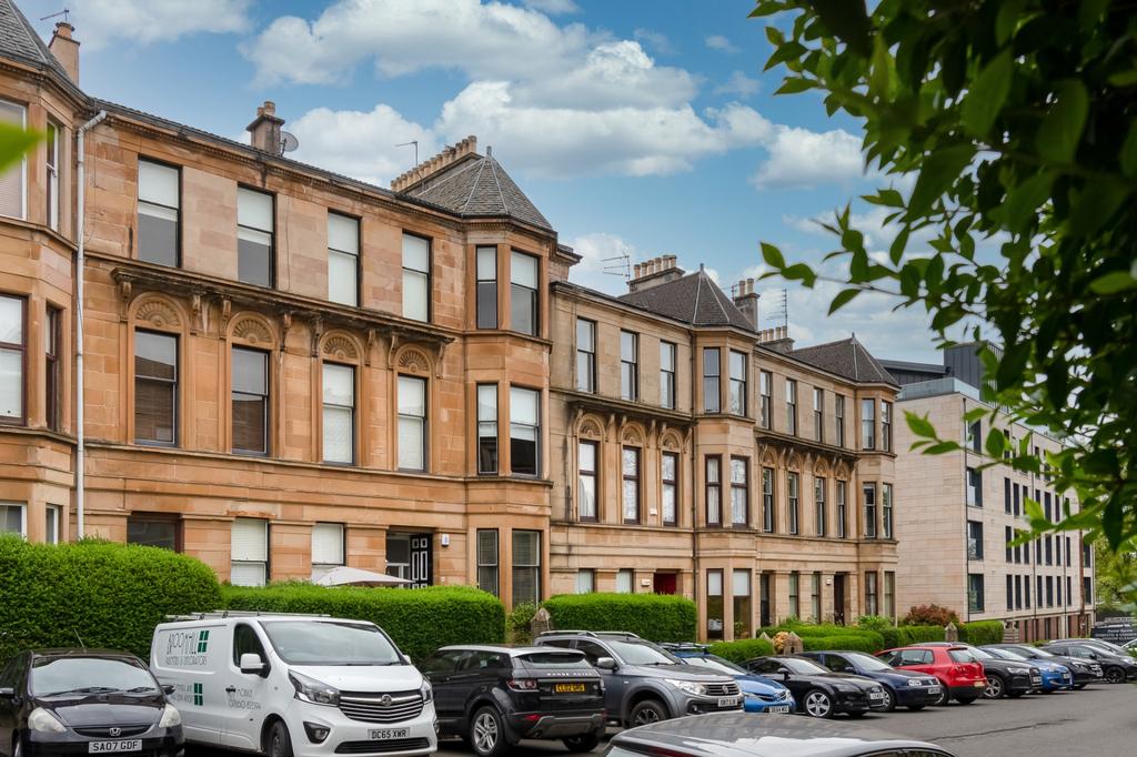 Broomhill Avenue, Broomhill, Glasgow... 3 bed flat £325,000