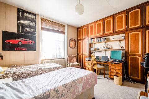 54 Malvern Road, London, E8 3LP