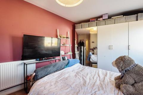 2 bedroom flat for sale - Basingstoke,  Hampshire,  RG24