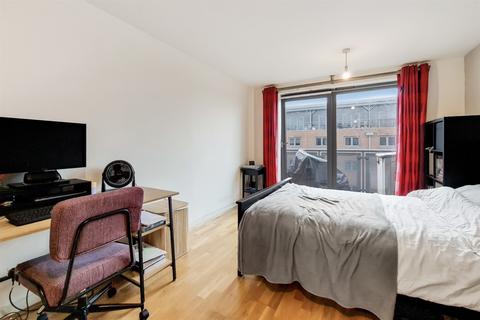 2 bedroom flat for sale - Chapter Way, Colliers Wood, SW19