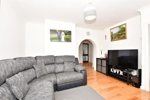 253 Daiglen Drive, South Ockendon, RM15 5AG