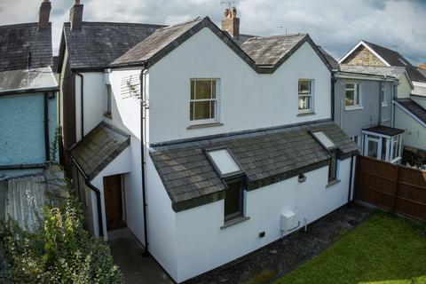 4 bedroom end of terrace house for sale - Market Street, Whitland