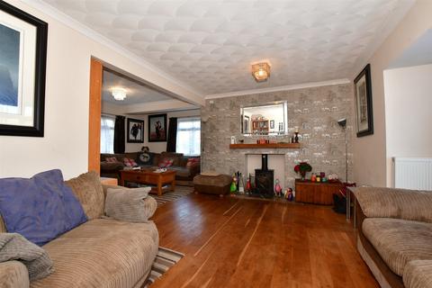 1 Elm Avenue, Chattenden, Rochester, ME3 8LY