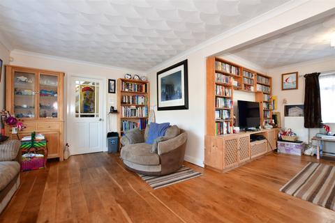 1 Elm Avenue, Chattenden, Rochester, ME3 8LY