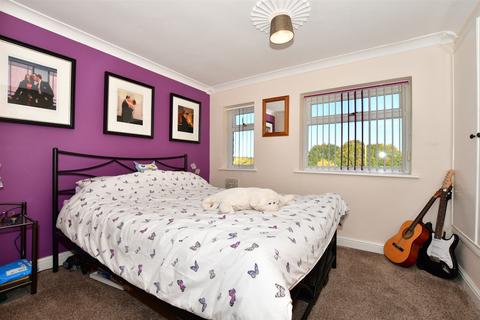 1 Elm Avenue, Chattenden, Rochester, ME3 8LY