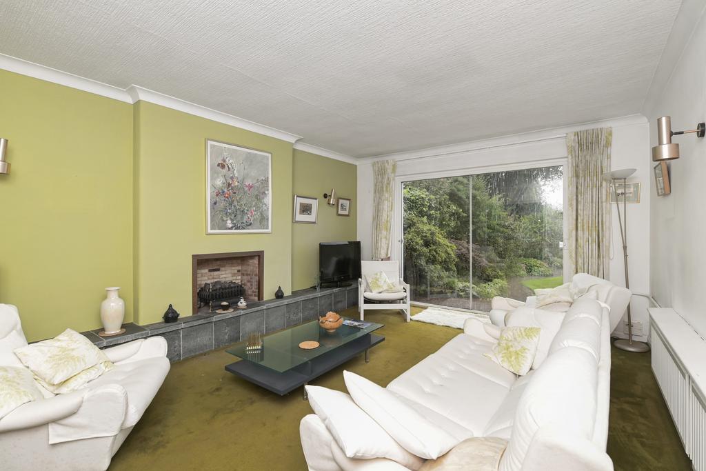 43 Braehead Road, Edinburgh, EH4 6BD 3 bed detached bungalow £485,000