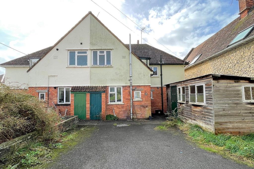 Wincanton, Somerset, BA9 3 bed semidetached house for sale £235,000