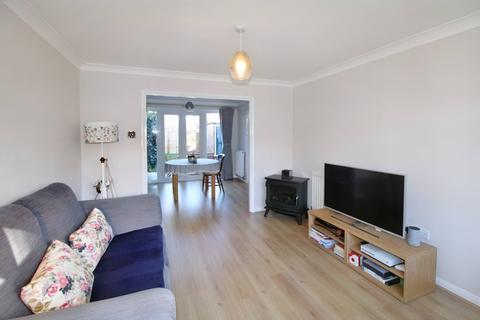 81 Pond Close, Overton, Basingstoke, RG25 3LZ