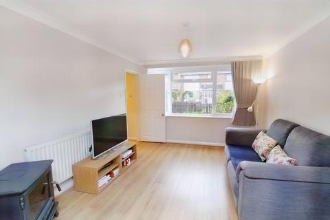 81 Pond Close, Overton, Basingstoke, RG25 3LZ