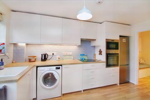 81 Pond Close, Overton, Basingstoke, RG25 3LZ