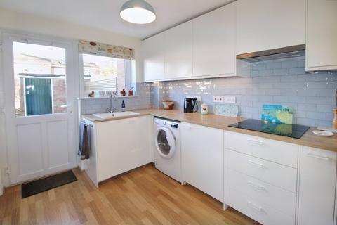 81 Pond Close, Overton, Basingstoke, RG25 3LZ