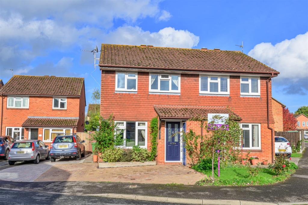 Charrington Way, Broadbridge Heath... 3 bed semidetached house £400,000