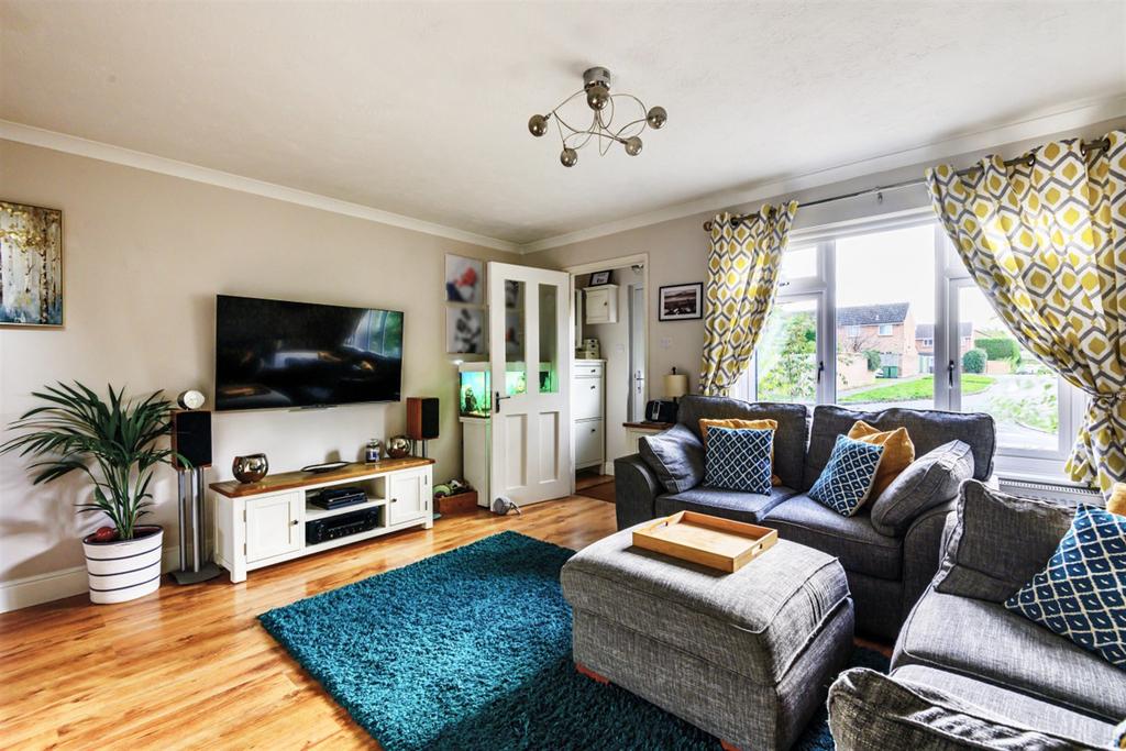 Charrington Way, Broadbridge Heath... 3 bed semidetached house £400,000