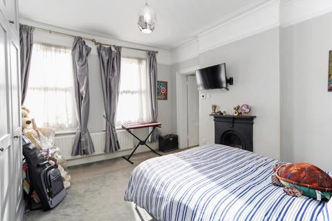 5 bedroom detached house for sale - Oatlands Avenue, Weybridge, Surrey, KT13