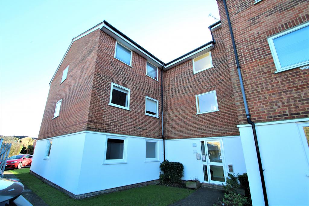Two Bedroom Flat in Loughton.