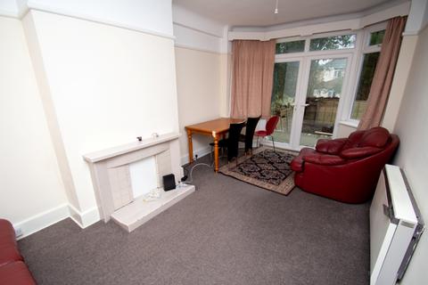 4 bedroom detached house to rent, Student house on St Lukes Road - SEE VIDEO TOUR