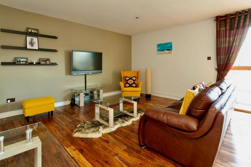 Apartment in Glasgow - View 3