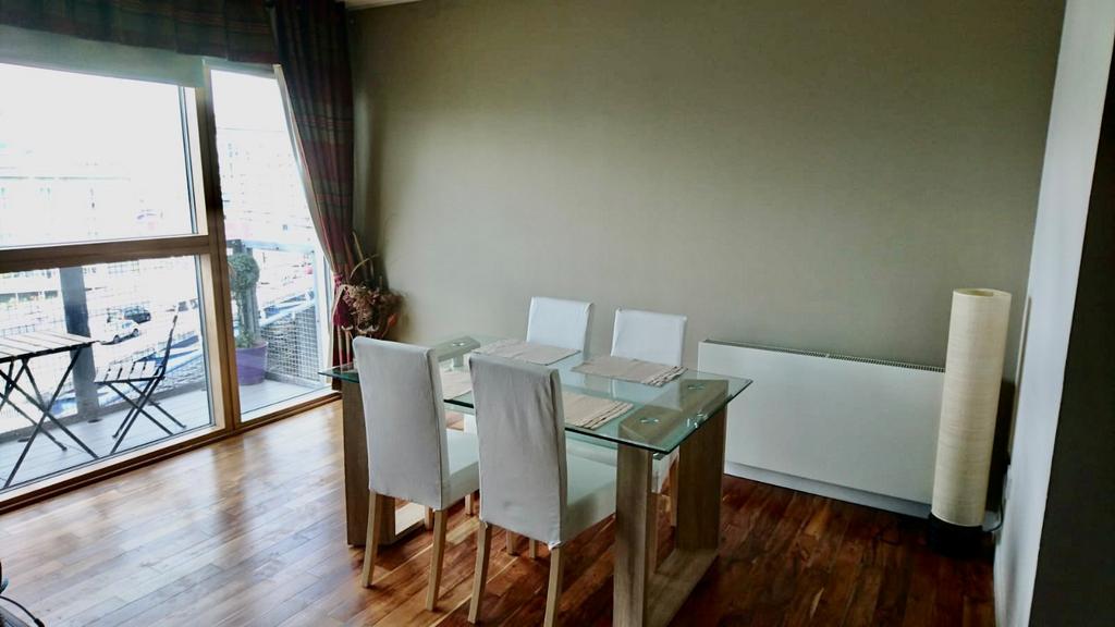 Apartment in Glasgow - More