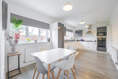 17 Bisset Place, Bathgate, EH48 2XR