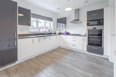 17 Bisset Place, Bathgate, EH48 2XR