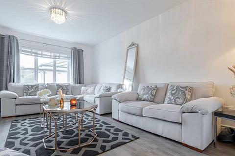 17 Bisset Place, Bathgate, EH48 2XR