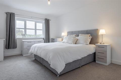 17 Bisset Place, Bathgate, EH48 2XR