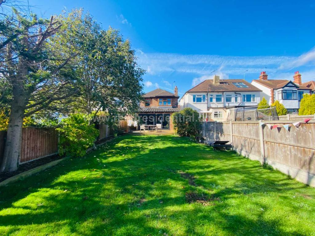 Westleigh Avenue Leigh On Sea 4 bed detached house £725,000