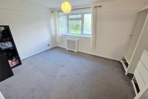 2 bedroom maisonette to rent, Rise Park Parade, Romford, Romford,