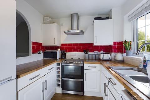 27 Bodenham Close, Buckingham, MK18 7HR