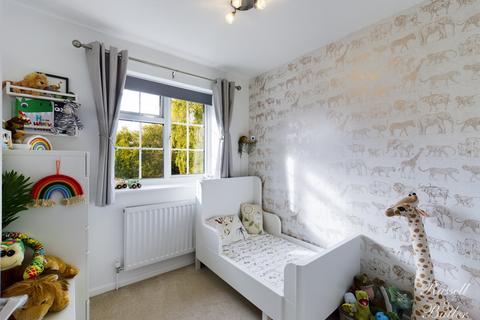 27 Bodenham Close, Buckingham, MK18 7HR
