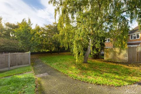 27 Bodenham Close, Buckingham, MK18 7HR