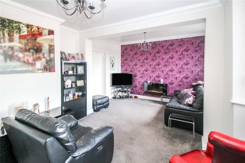 4 bedroom detached house for sale - Lee Gardens Avenue, Hornchurch, RM11