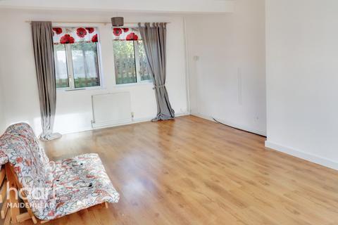 2 bedroom end of terrace house for sale - Fane Way, Maidenhead