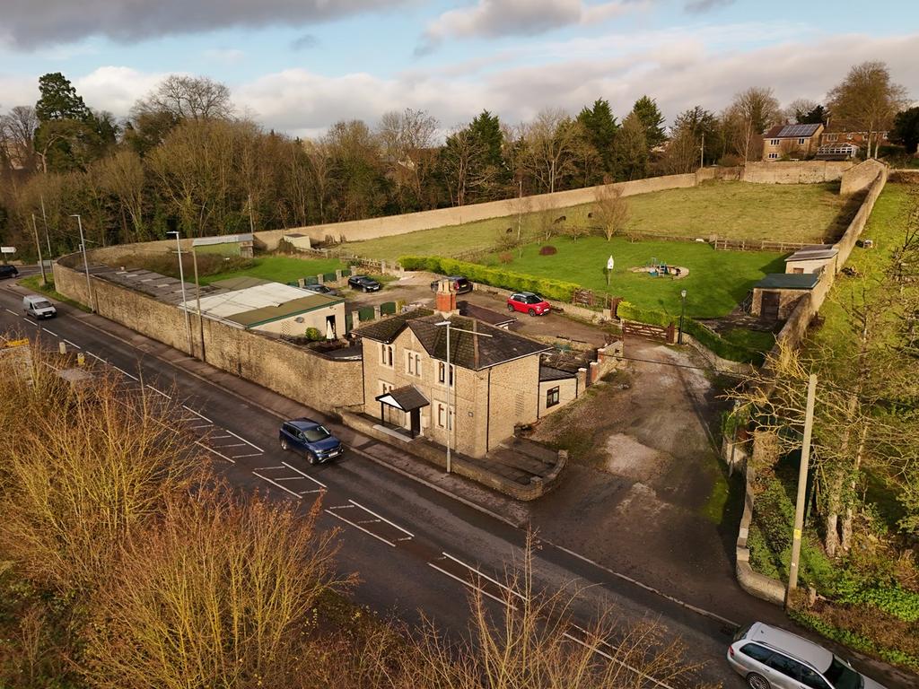 Warminster Road, Frome, BA11 3 bed property with land for sale £695,000