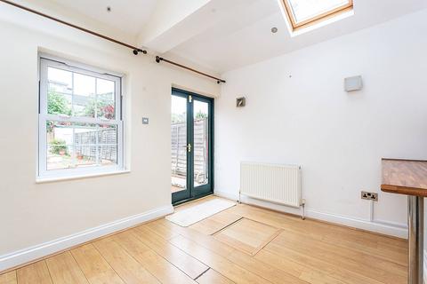 59 Orchard Road, Brentford, TW8 0QU