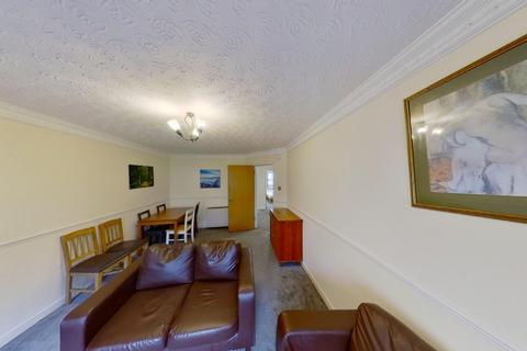 2 bedroom flat to rent, Dalgety Road, Edinburgh, EH7