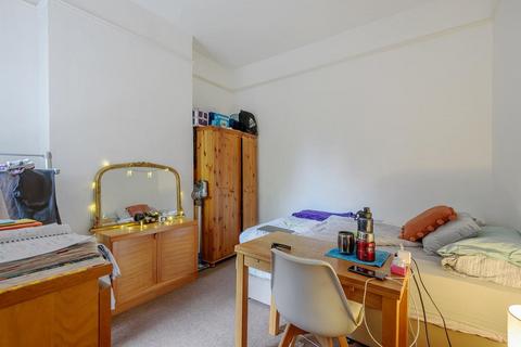 46 Wilton Road, London, N10 1LS