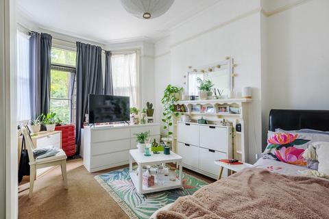 46 Wilton Road, London, N10 1LS