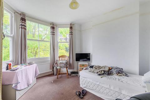 46 Wilton Road, London, N10 1LS