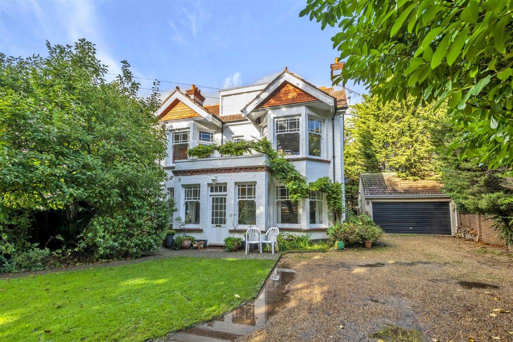 Elfin Grove, Bognor Regis, PO21 6 bed detached house for sale £650,000