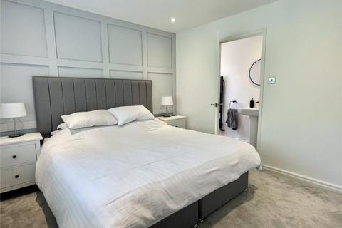 8 Brackenwood Close, Royton, Oldham, OL2 5DE