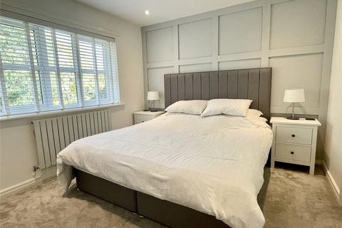 8 Brackenwood Close, Royton, Oldham, OL2 5DE